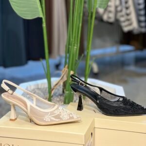 Escarpin avec broderie florale