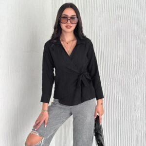 Chemise à cravate latérale